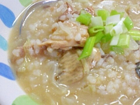 いいお味！サバ缶と白菜で雑炊